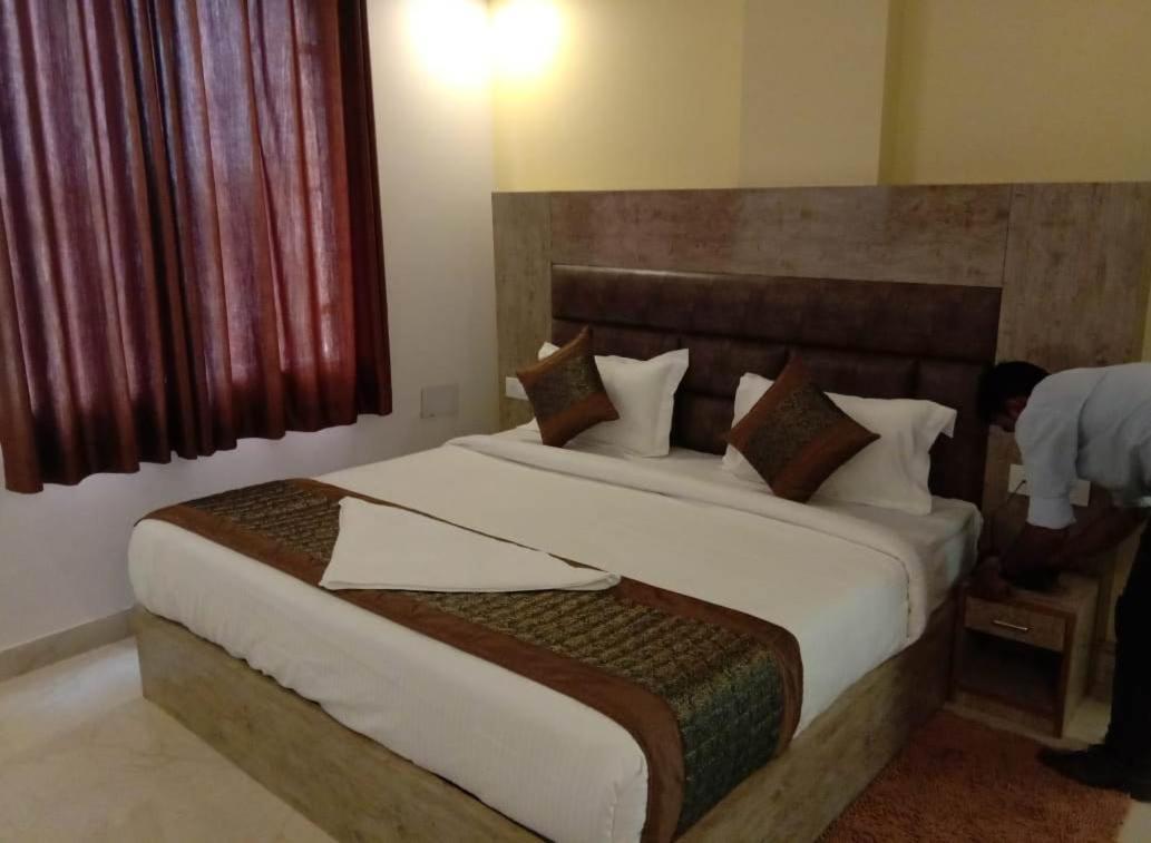 Hotel Broadway Нью-Делі Екстер'єр фото